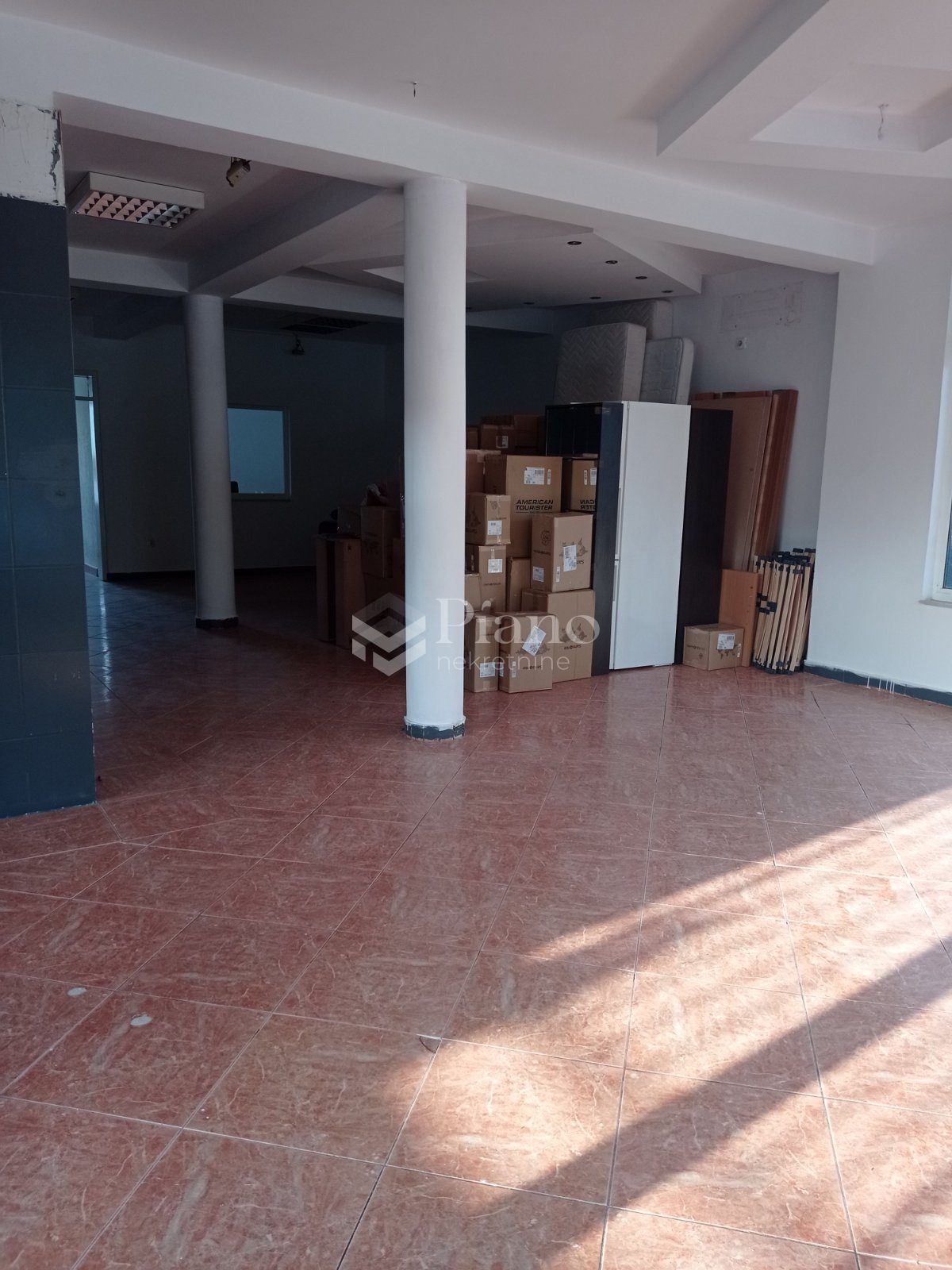 Nenamješten poslovni prostor na Starom Aerodromu