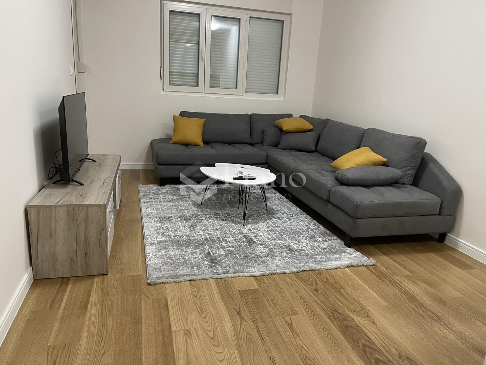 Lux namješten jednosoban stan u Central Point-u