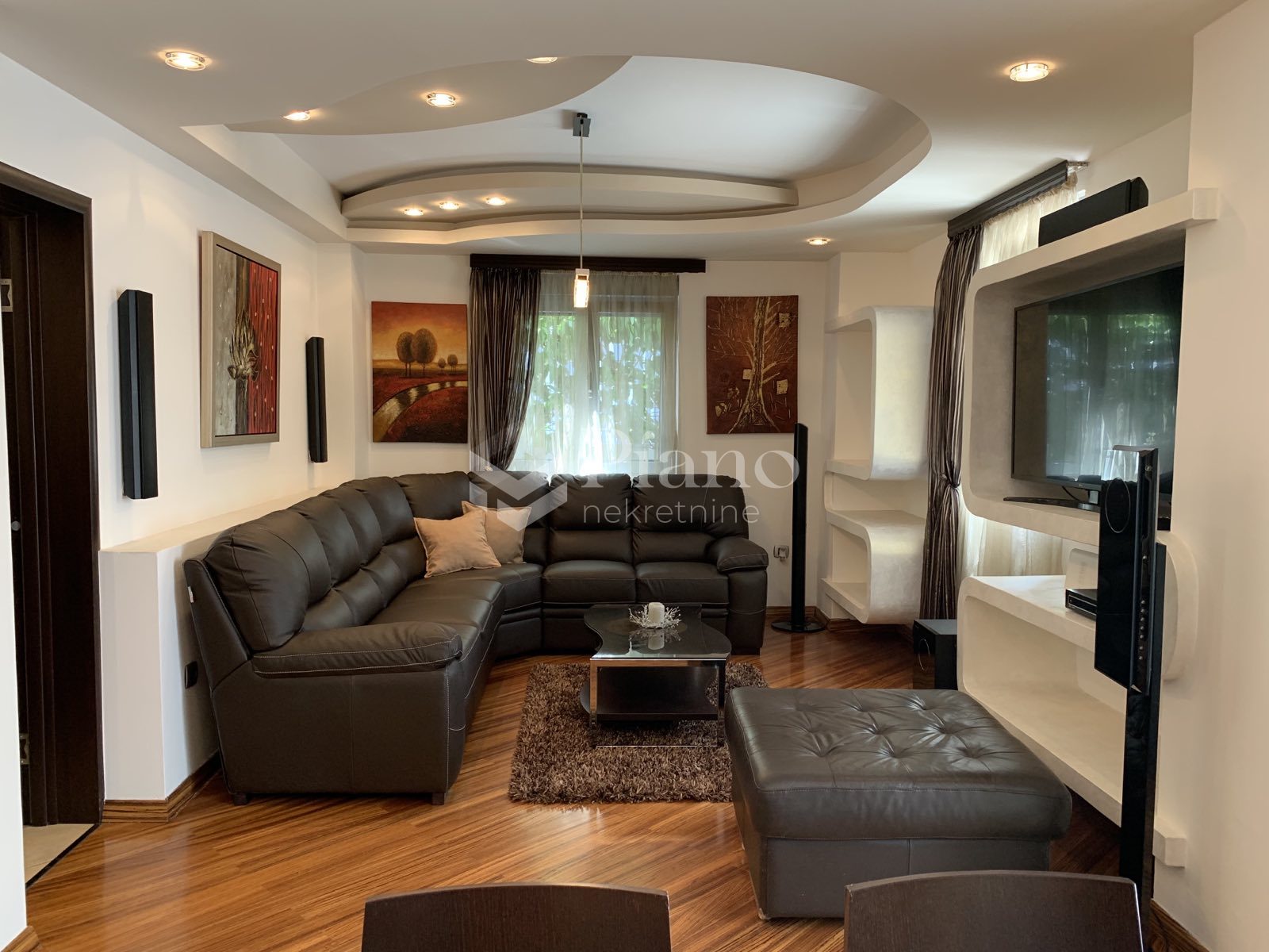 Namješten dvosoban stan, Gorica C