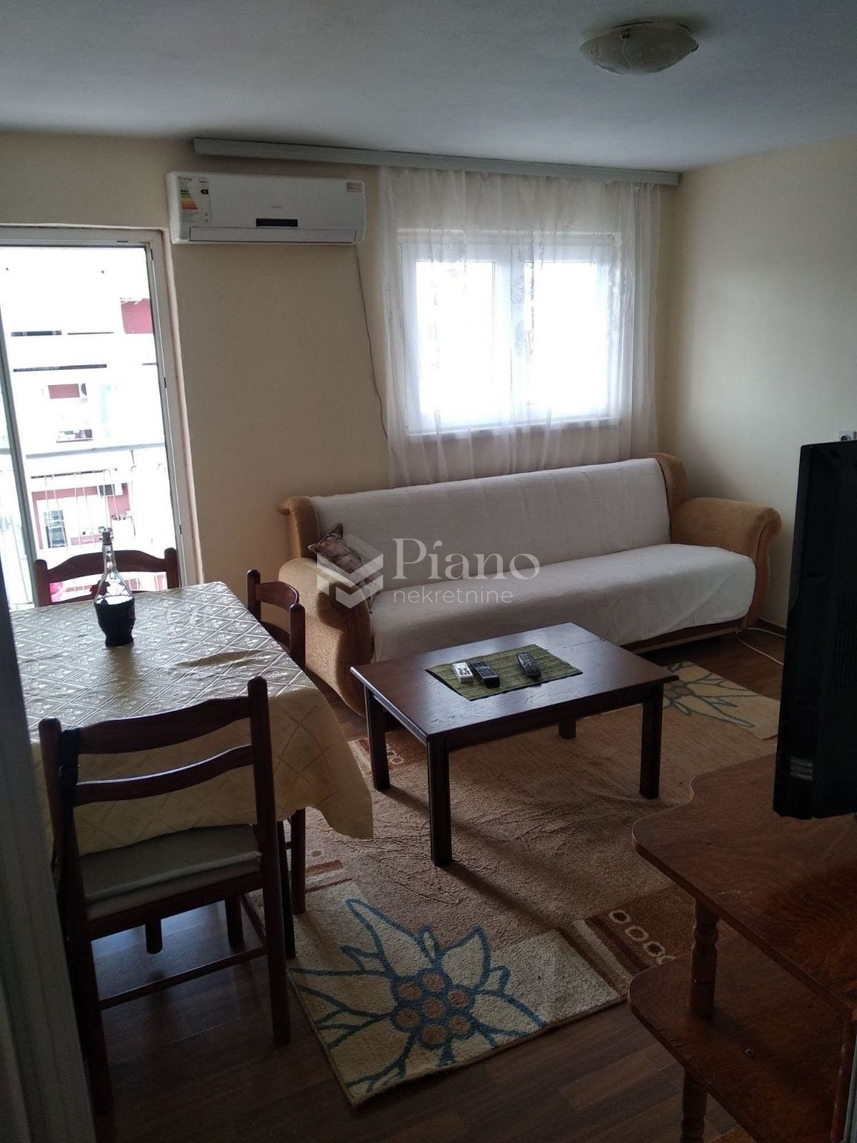 Two bedroom apartment across the street from the Faculty of Law