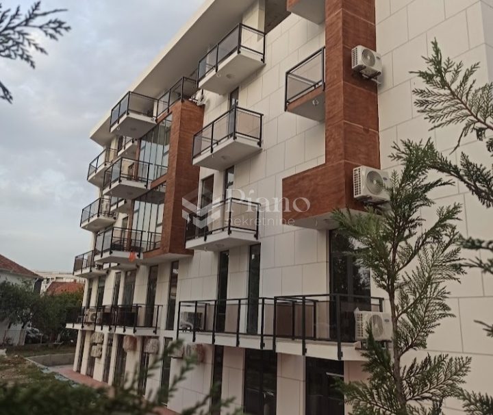 Polunamješten dvosoban stan, Blok 9