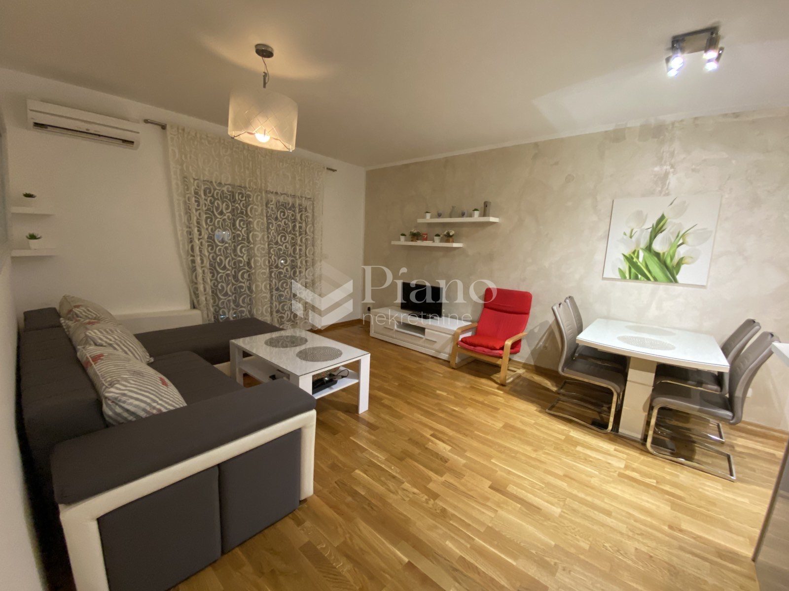 Namješten jednosoban stan u City kvartu