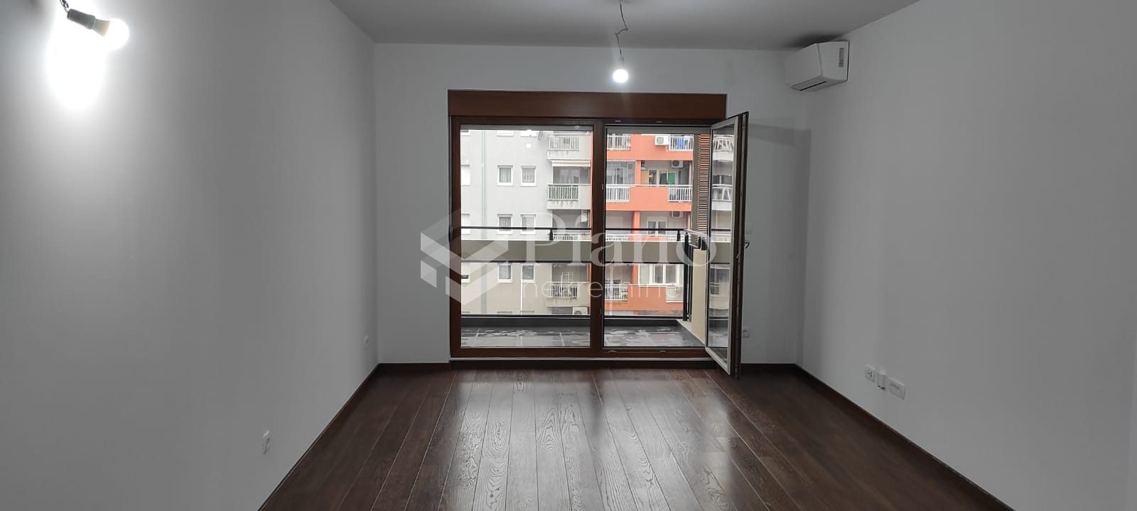 Nenamješten jednosoban stan u Master kvartu