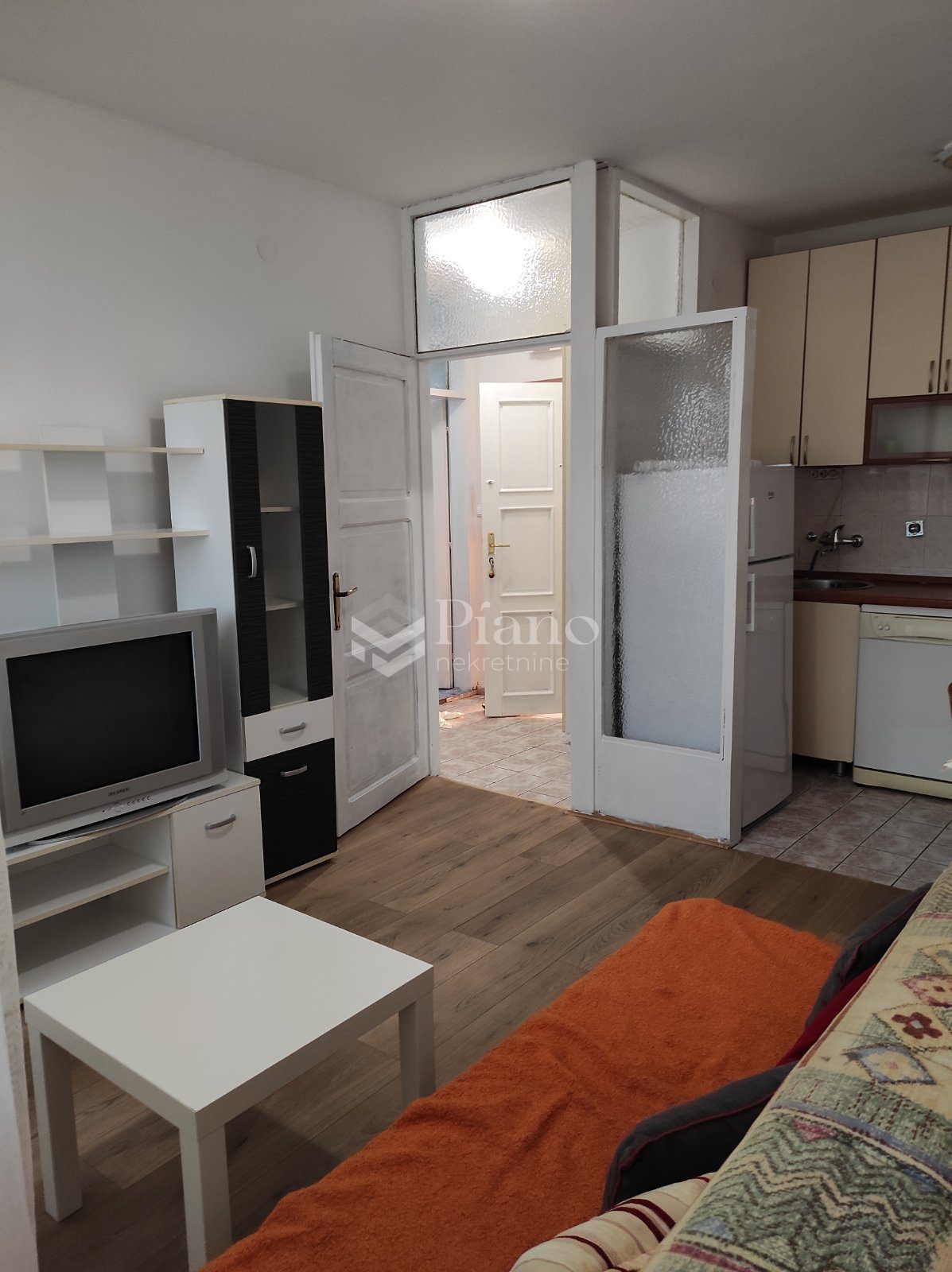 Namješten jednosoban stan na Starom Aerodromu