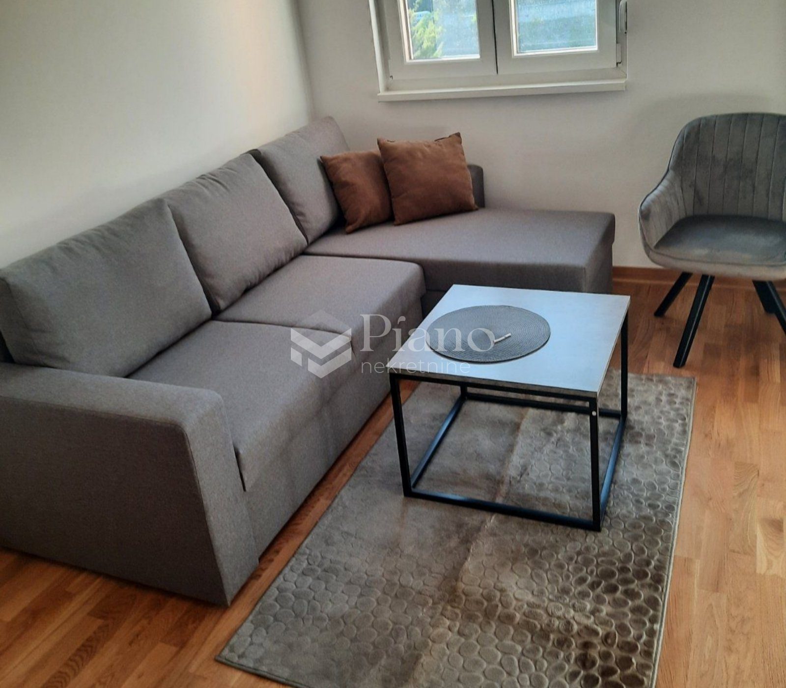 Namješten jednosoban stan u City kej-u