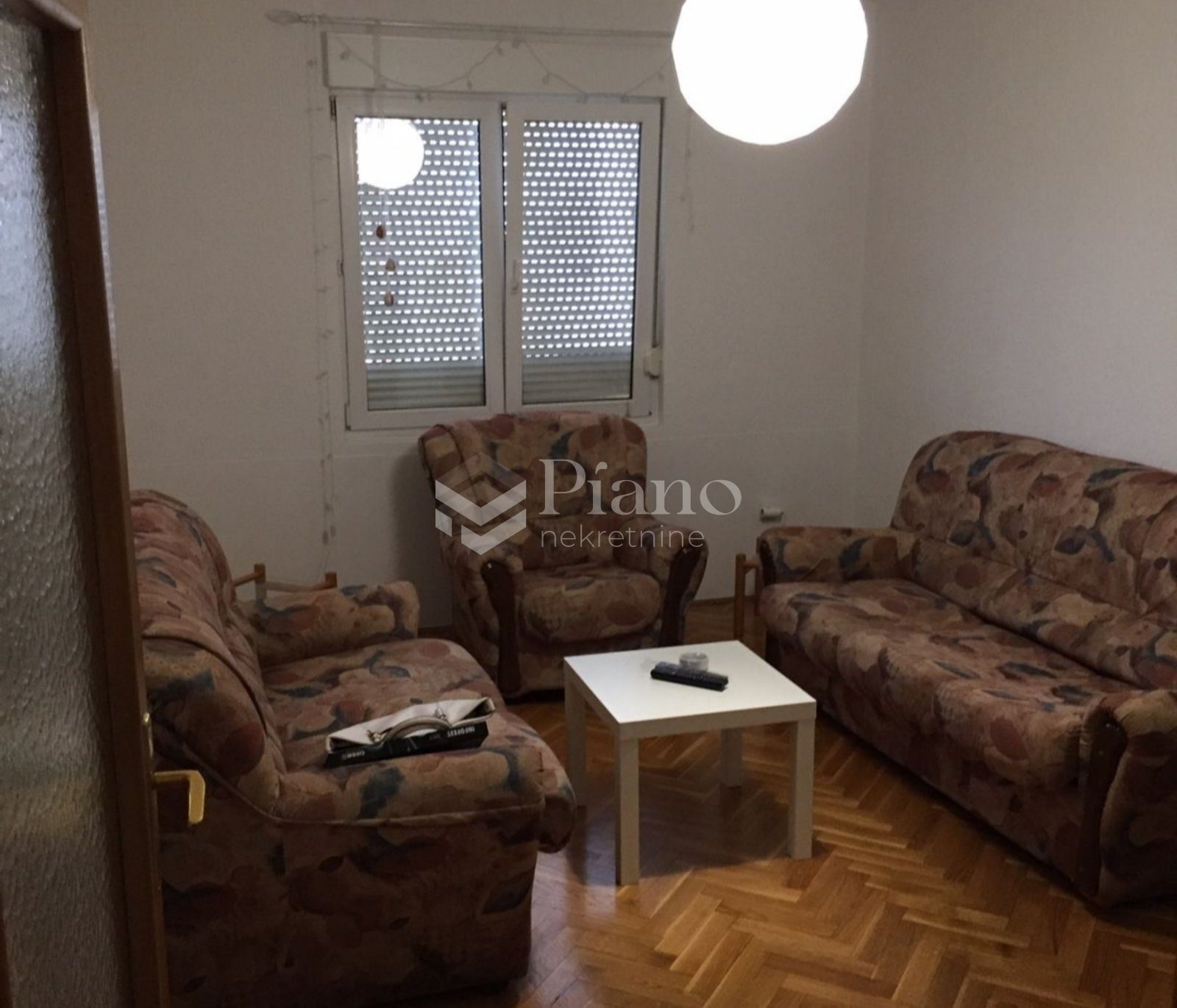 Namješten jednosoban stan, Zagorič