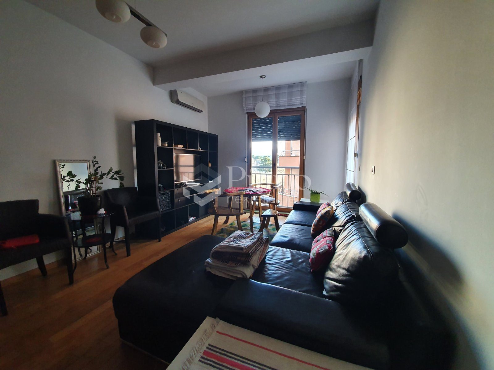 Namješten dvosoban stan kod Delte