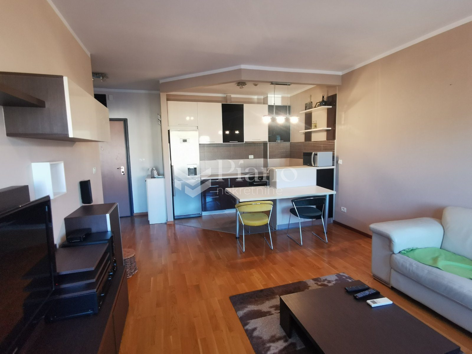 Namješten jednosoban stan u City kvartu