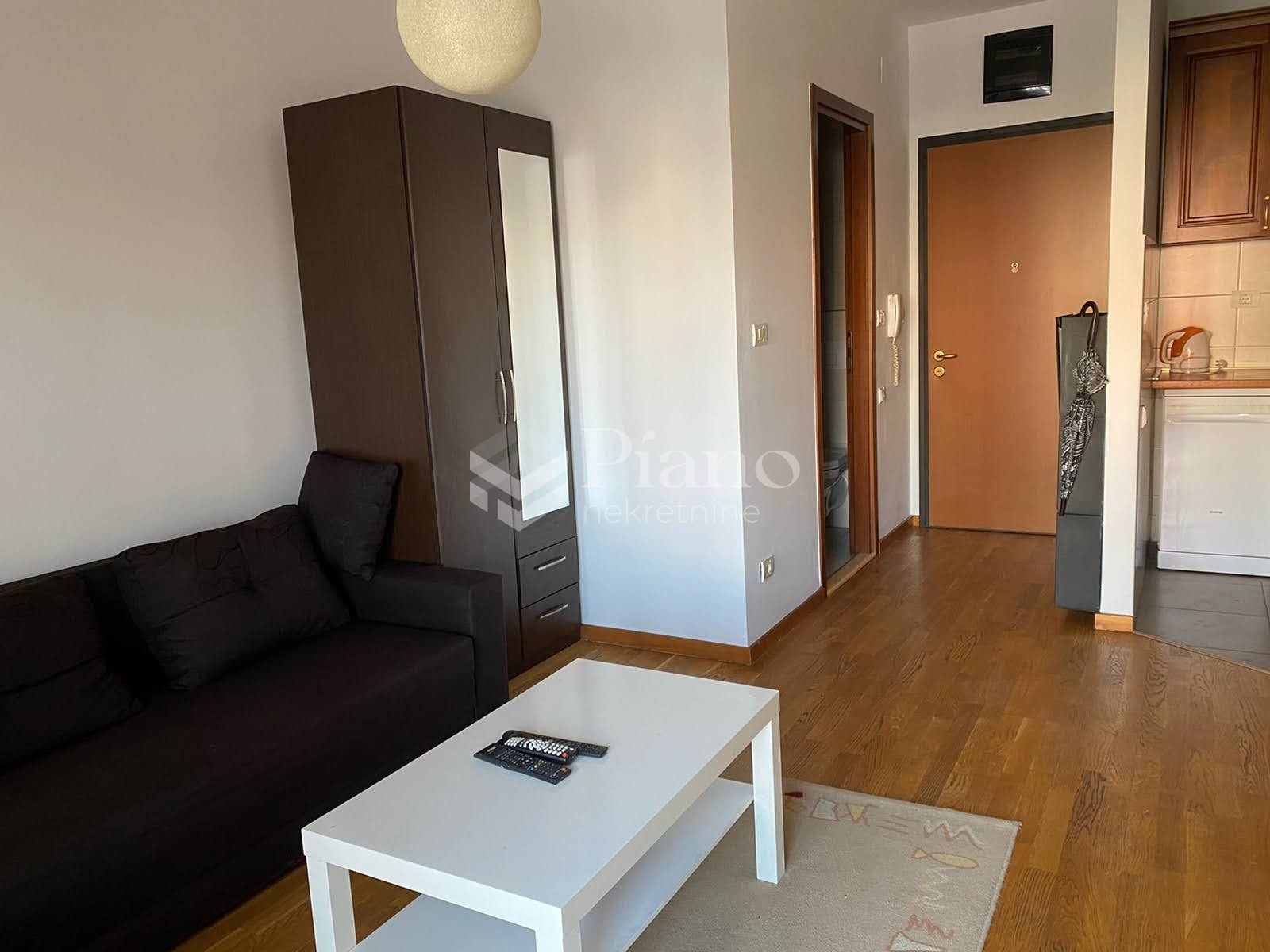 Namještena garsonjera u City kvartu