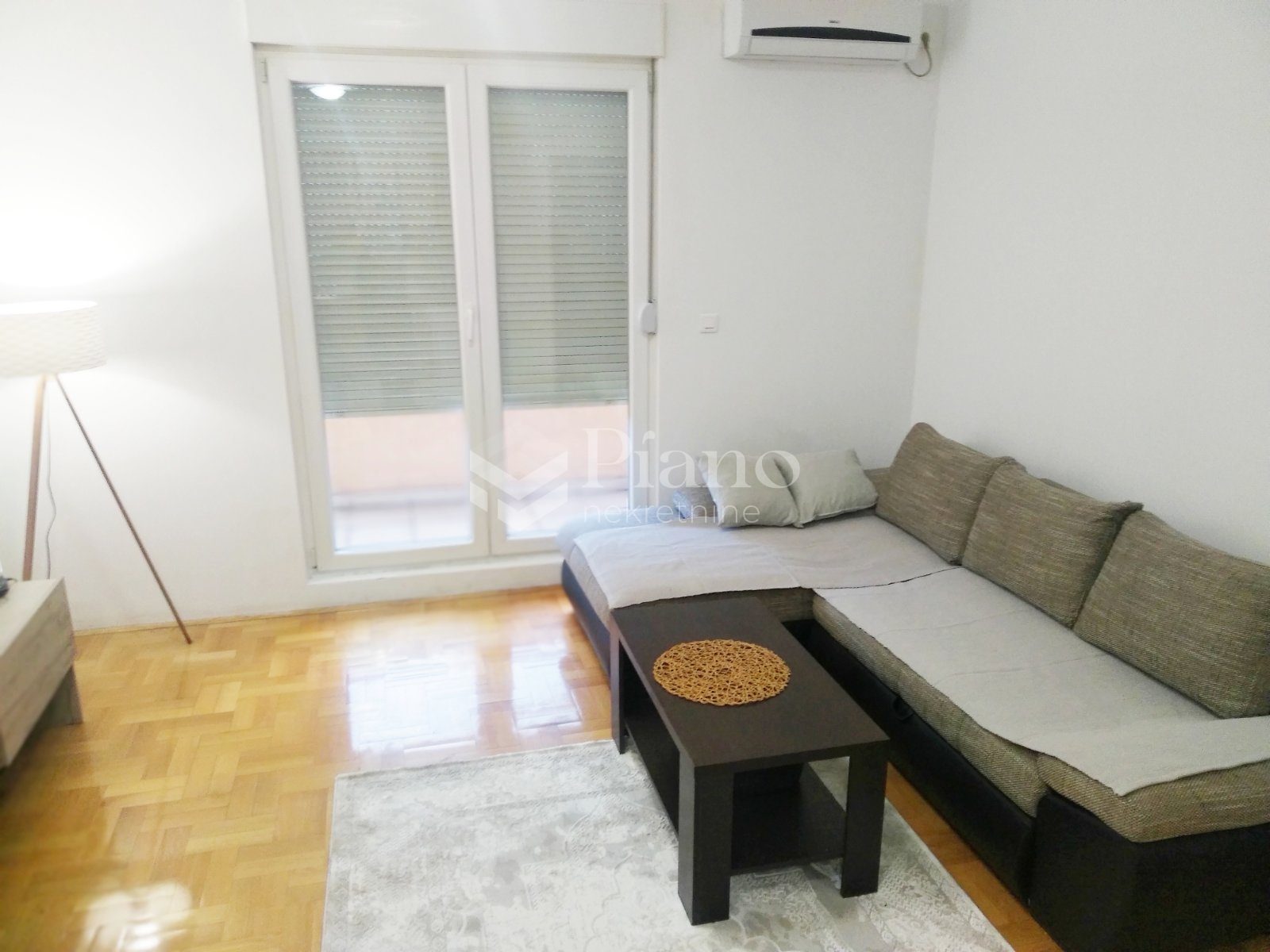 Unfurnished one bedroom apartment on Tuski put