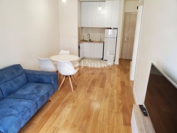 Furnished one bedroom apartment, Central Point