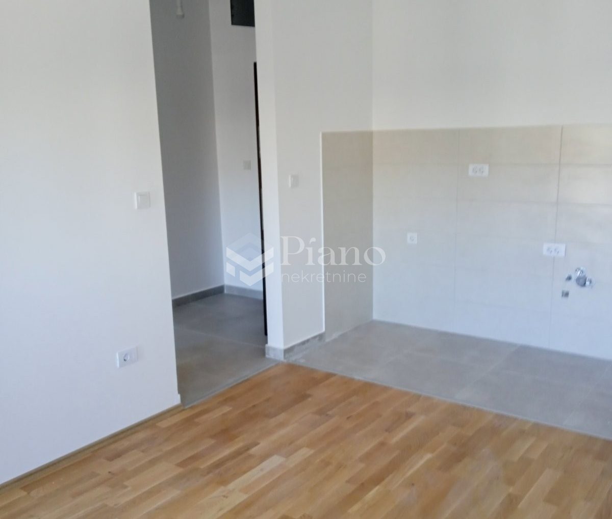 Unfurnished one bedroom apartment on Zabjelo