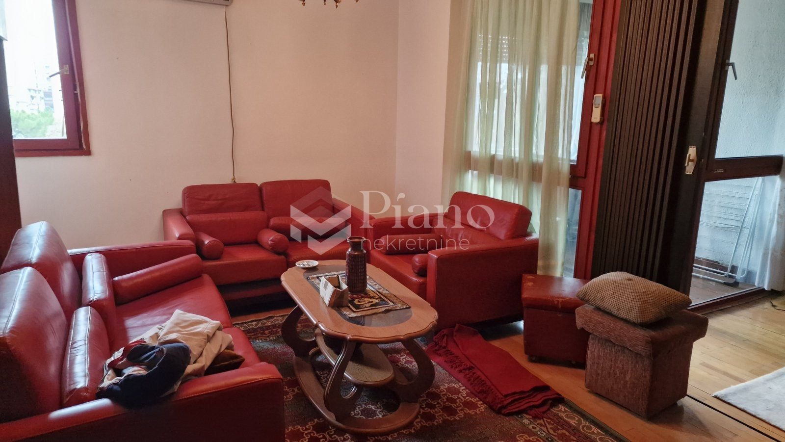 Furnished three bedroom apartment in Blok 5