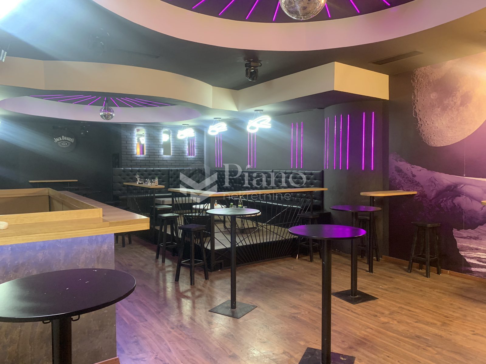 Namješten poslovni prostor-noćni klub, Rimski trg