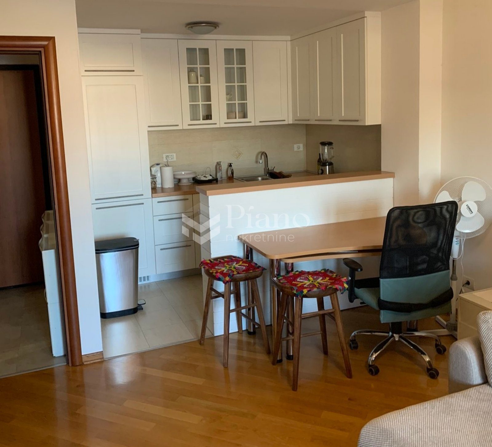 Namješten jednosoban stan Preko Morače