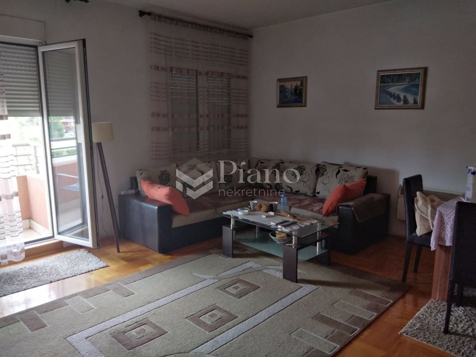 Namješten dvosoban stan, Stari Aerodrom