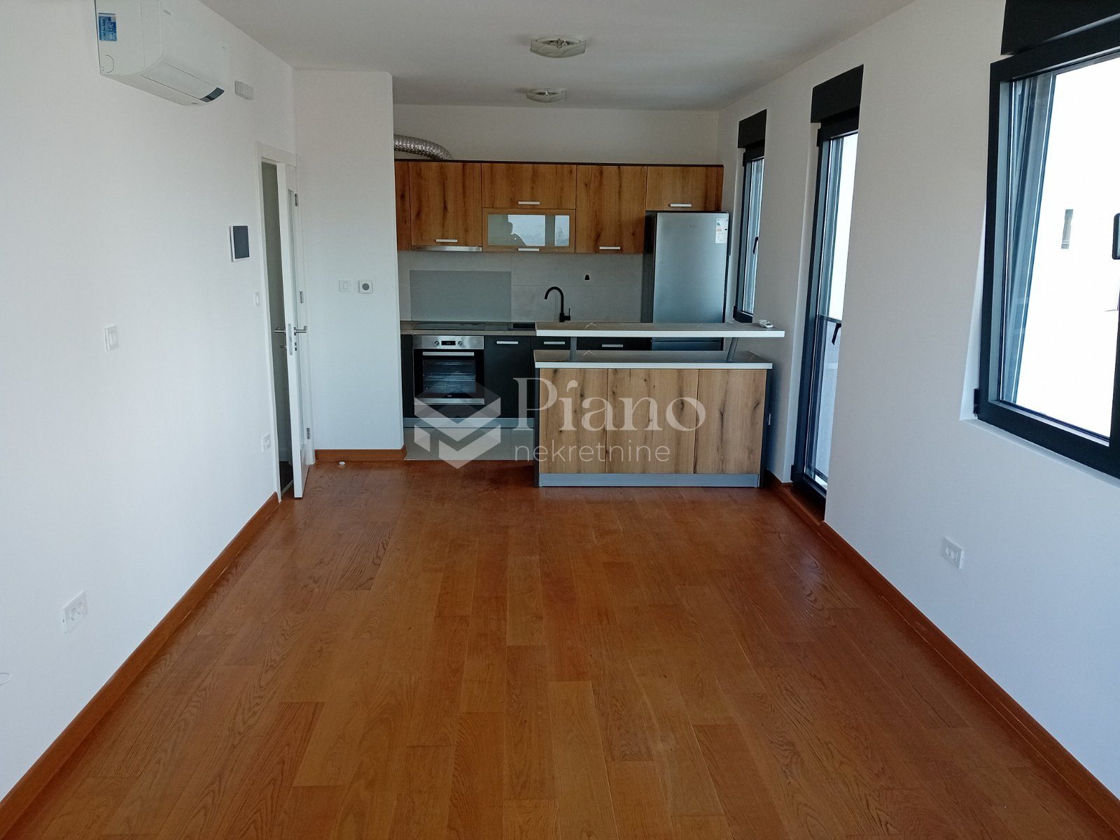 Semi furnished two bedroom apartment, Tološka šuma