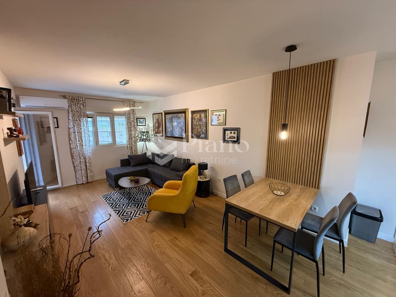 Namješten jednosoban stan, Central Point