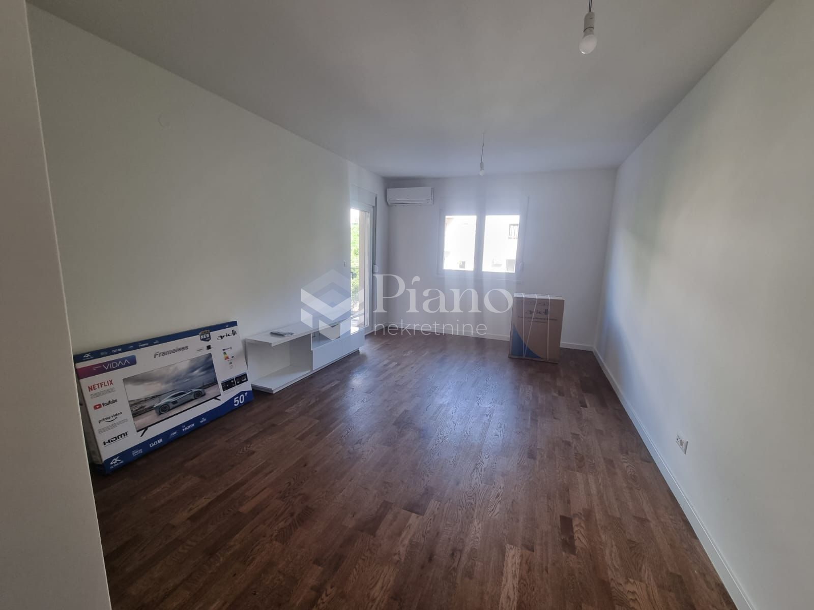 Polunamješten jednosoban stan na Starom aerodromu