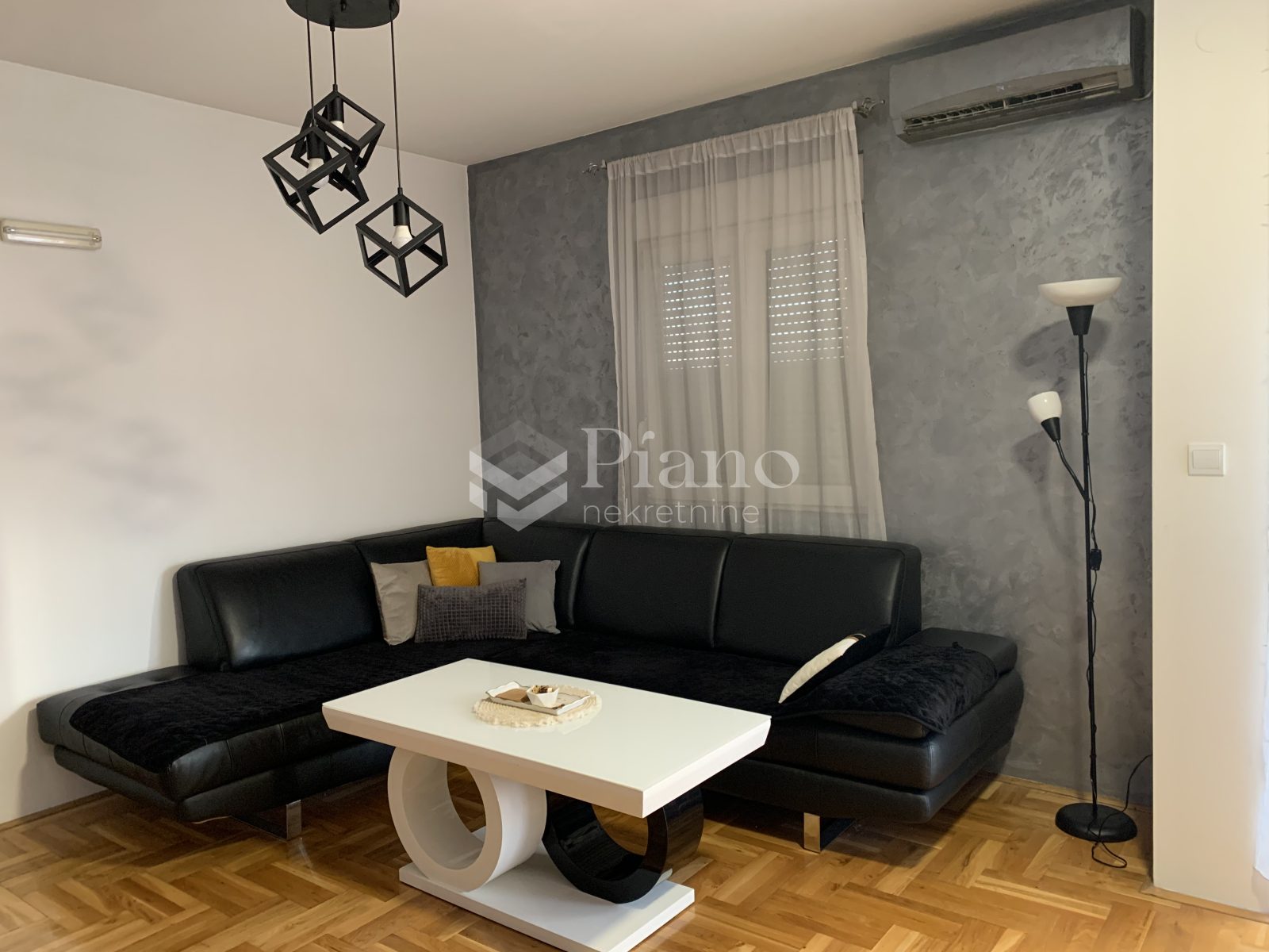 Namješten jednosoban stan , Zabjelo