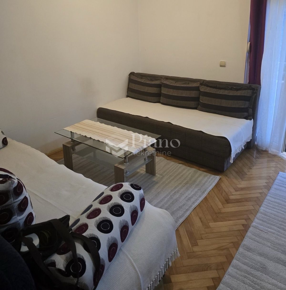 Namještena garsonjera, Stari Aerodrom