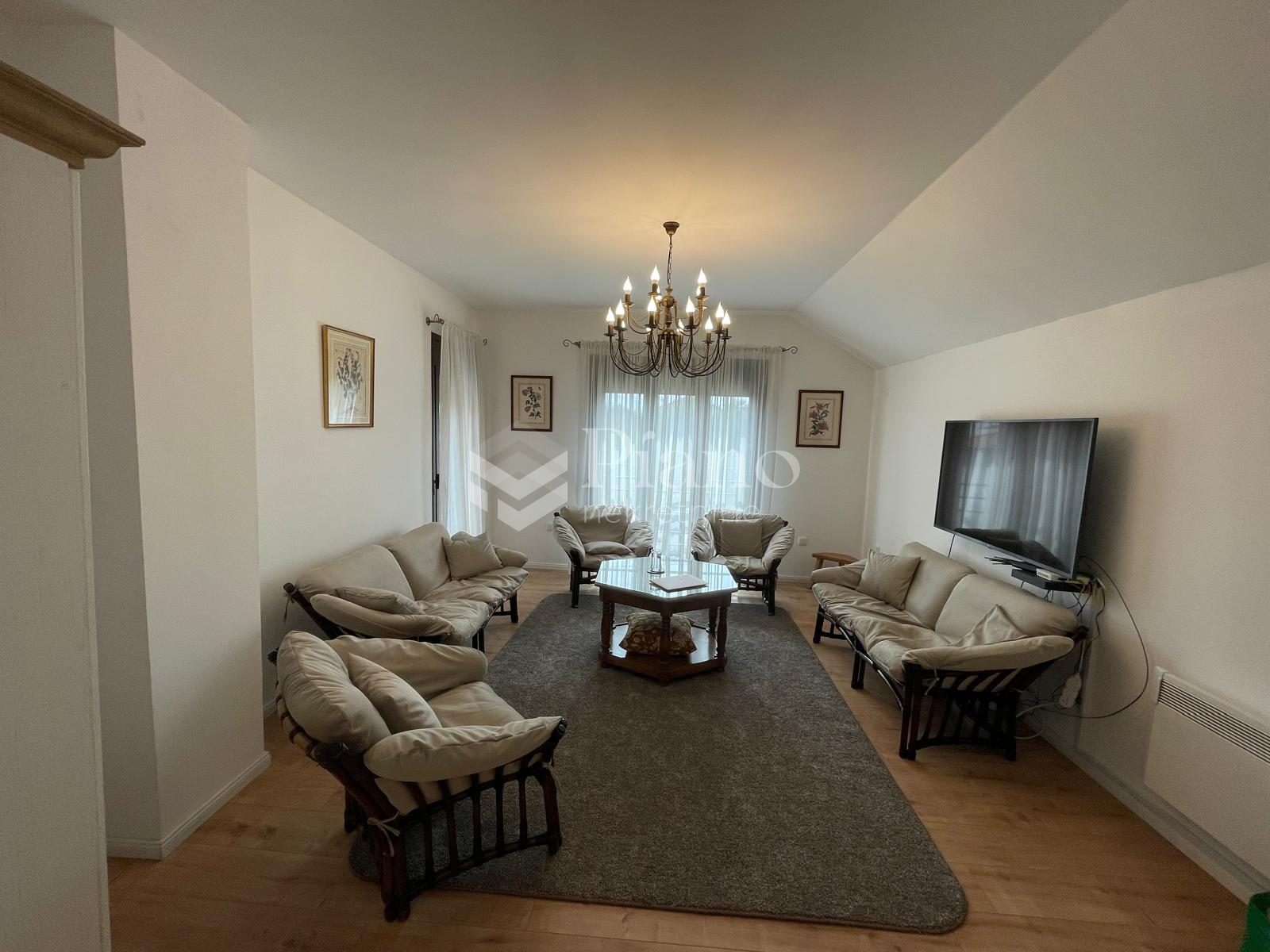 Namješten trosoban stan, Gornja Gorica