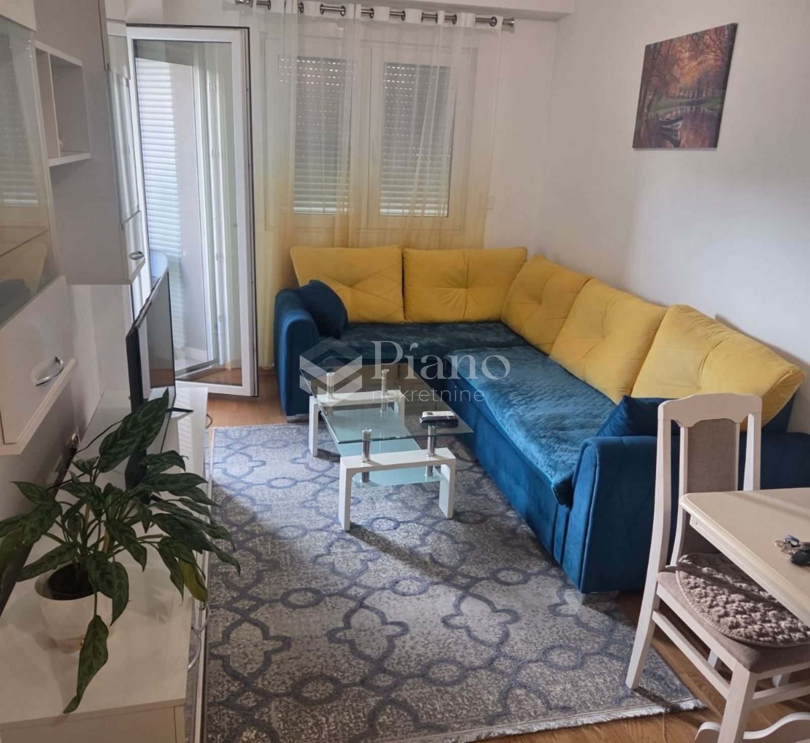 Namješten jednosoban stan, Pobrežje