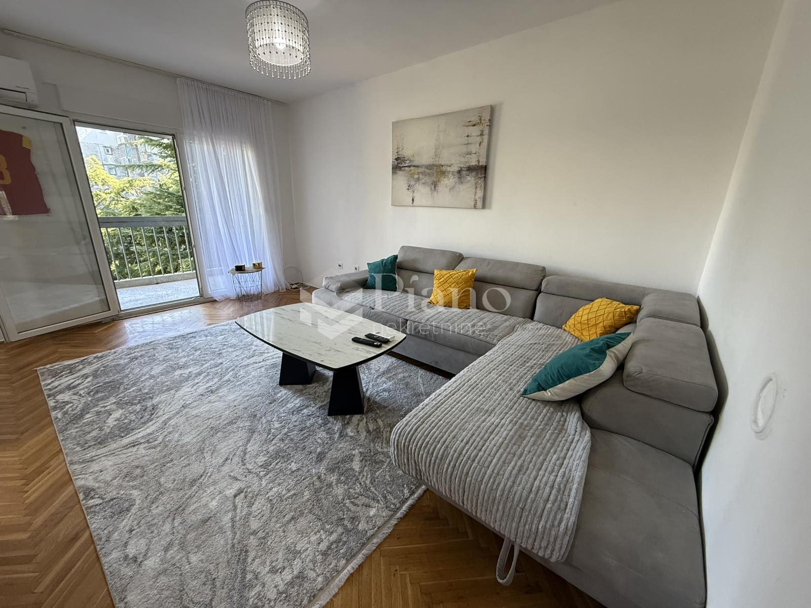 Namješten dvosoban stan na Zabjelu