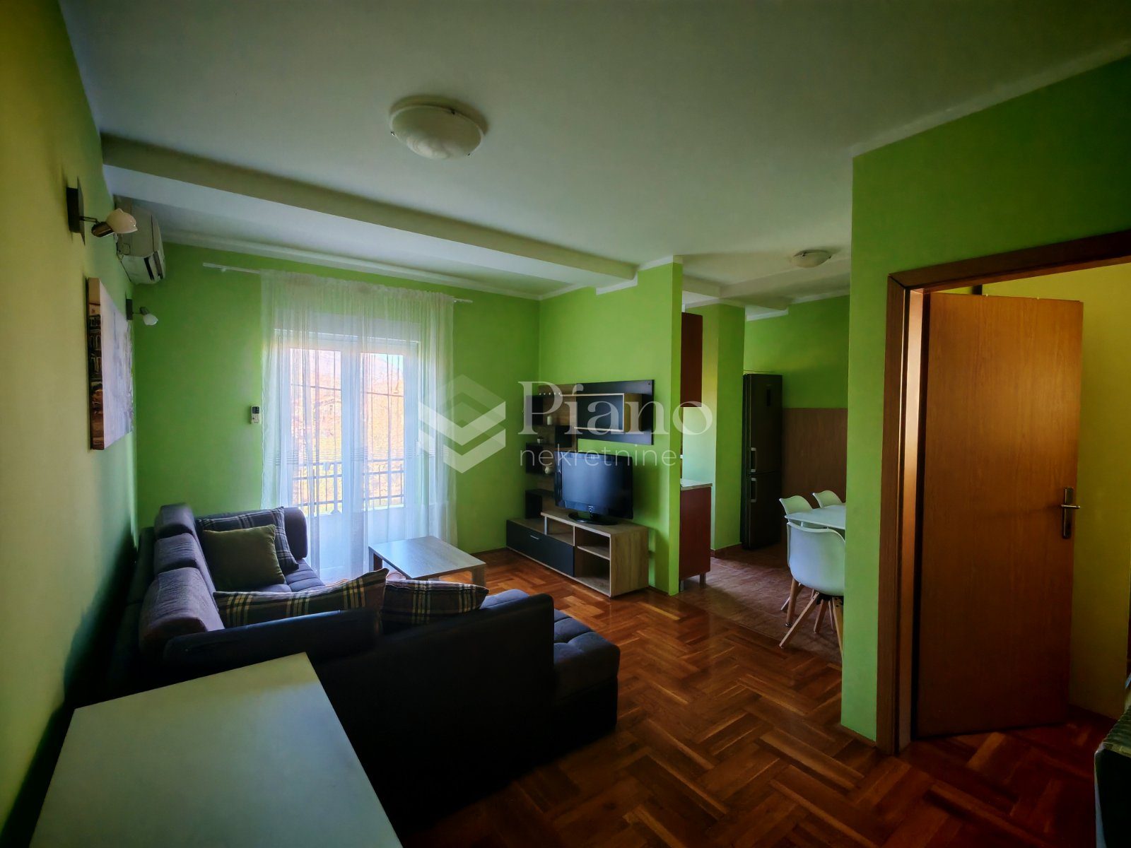 Namješten jednosoban stan, Zagorič