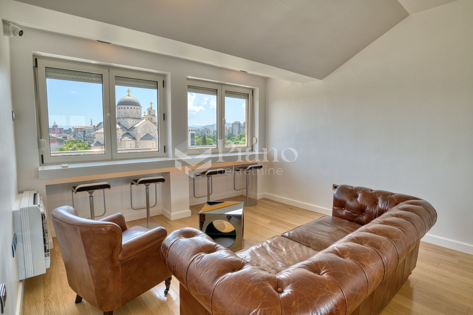 Dvosoban duplex, Preko Morače