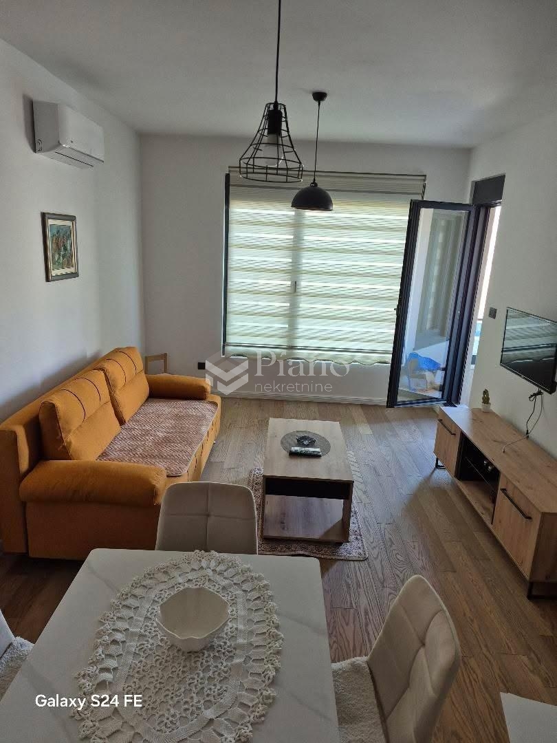 Namješten jednosoban stan, Donja Gorica