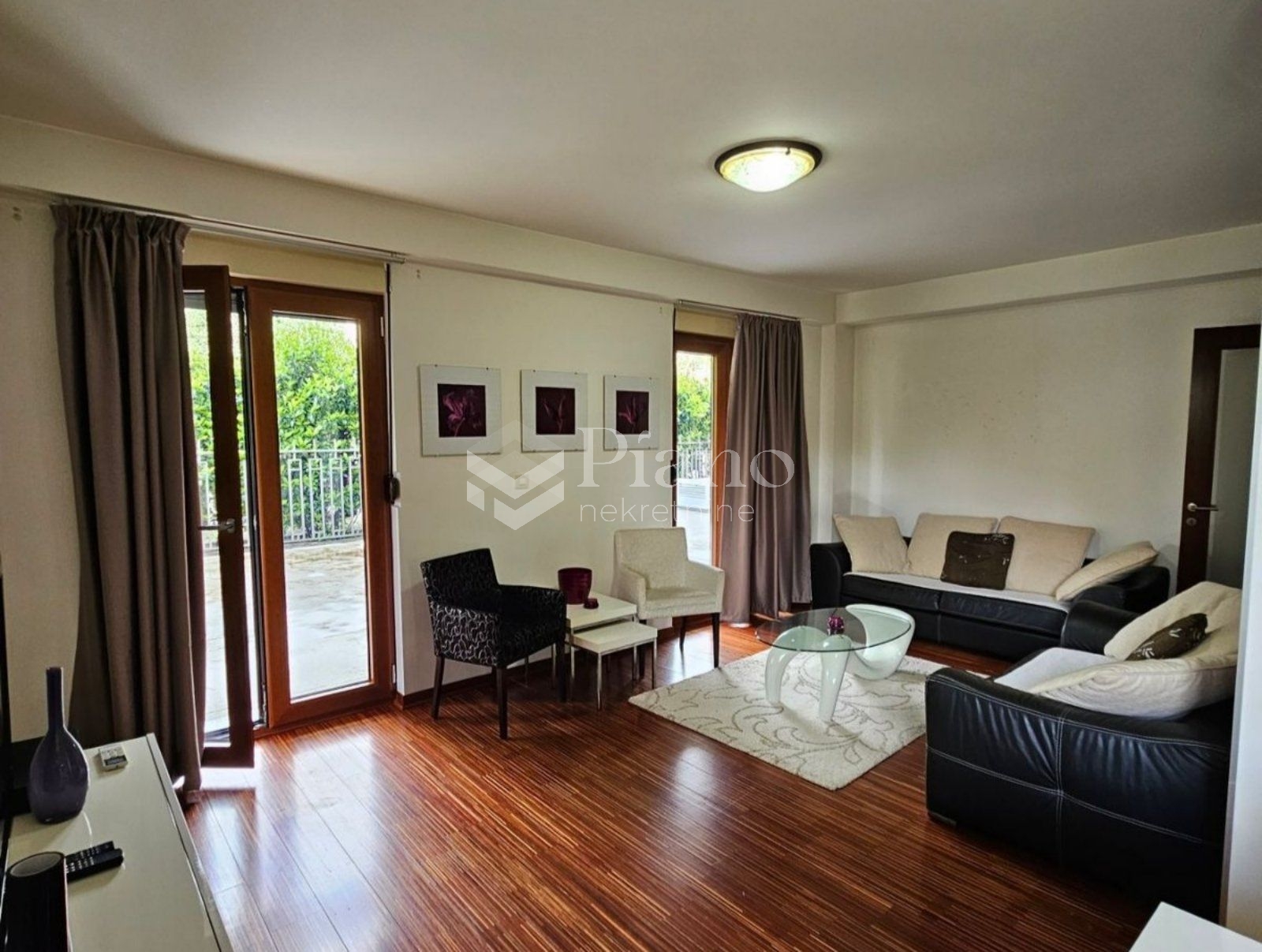 Namješten dvosoban stan, Gorica C