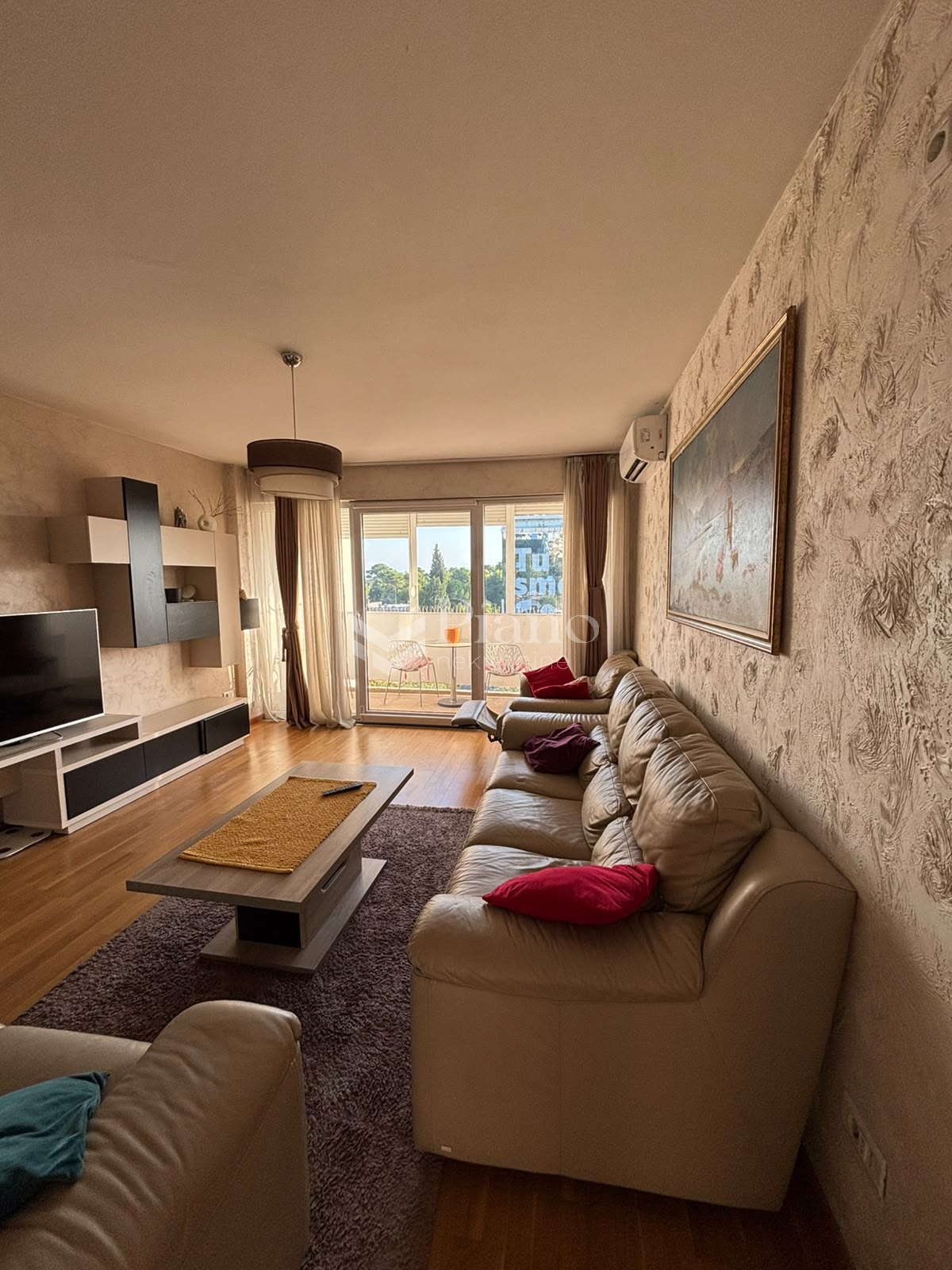 Furnished three bedroom apartment, Preko Morače